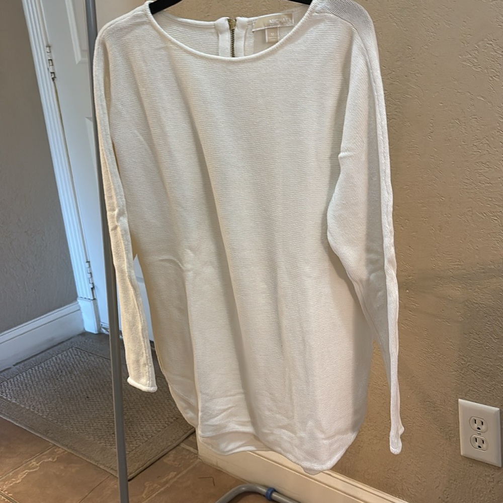 Sweater - Picture 2 of 4
